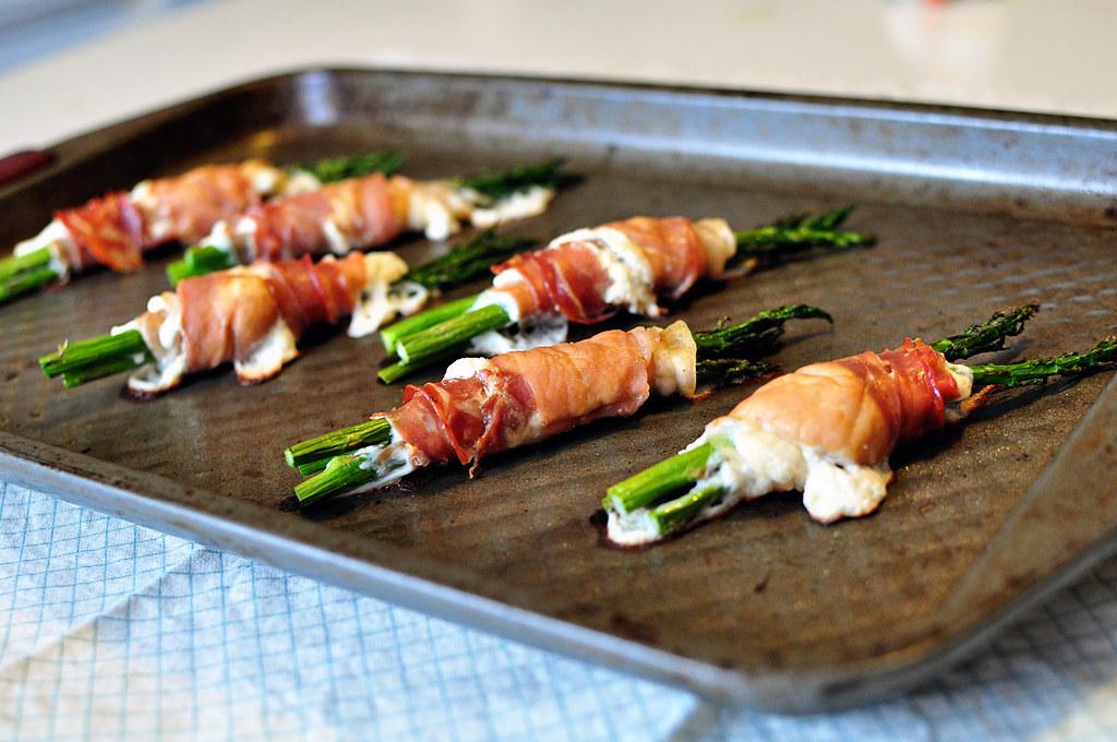 Roasted Asparagus with Ham and Manchego Cheese