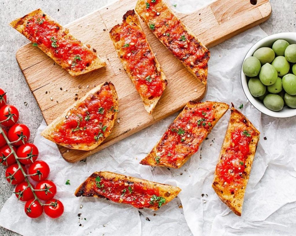 Bursting with Flavor: Spanish Tomato Toast Recipe for a Delicious Twist